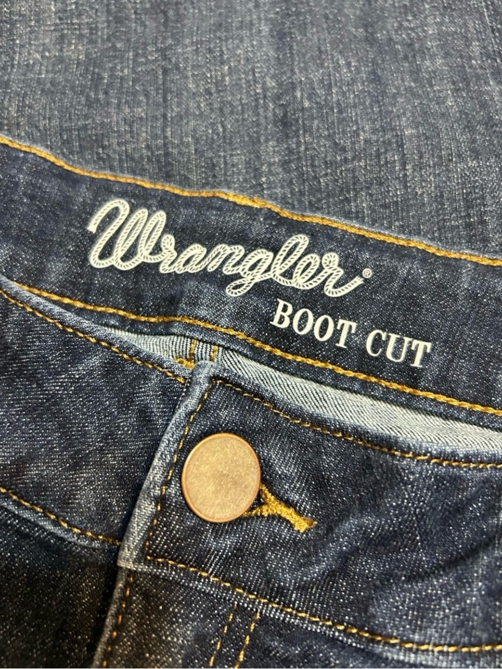 Wrangler Women's Boot Cut Jeans - stretch with Contrast Stitching